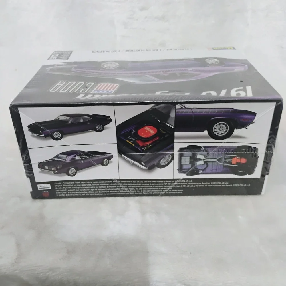 Revell 1970 Plymouth AAR Cuda 1:25 Scale Model Kit 85-4416 Level 5 Purple Muscle